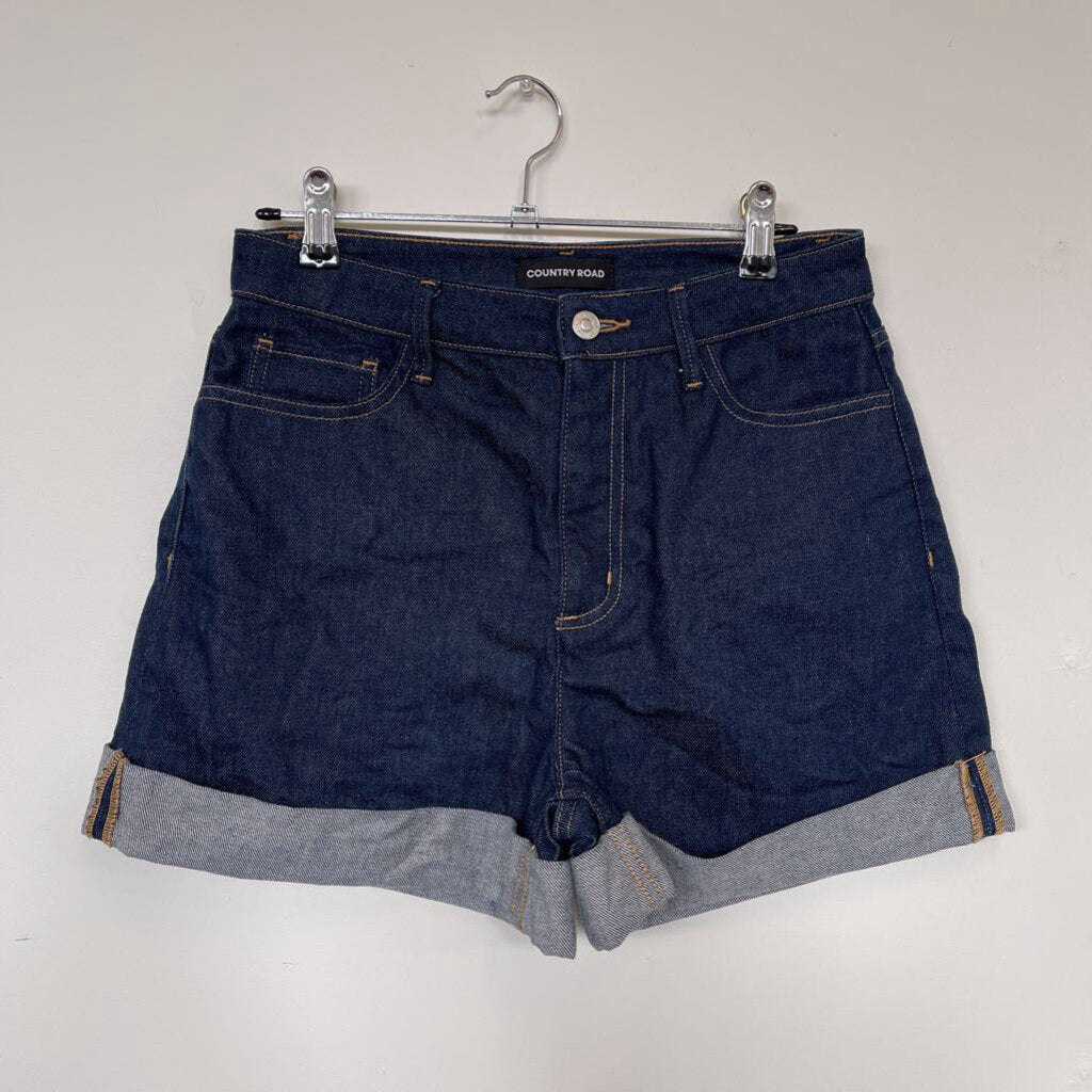 Country Road Shorts - Size 8