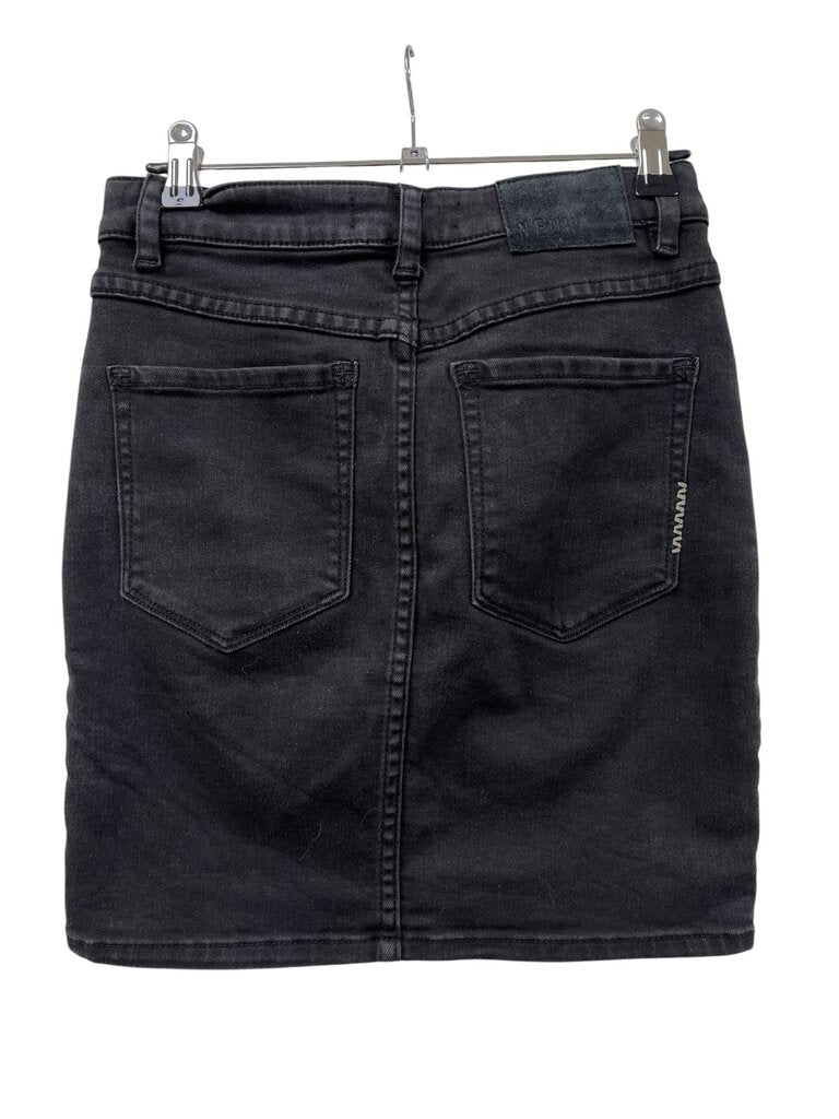 Neuw Skirt - Size 25 (7)
