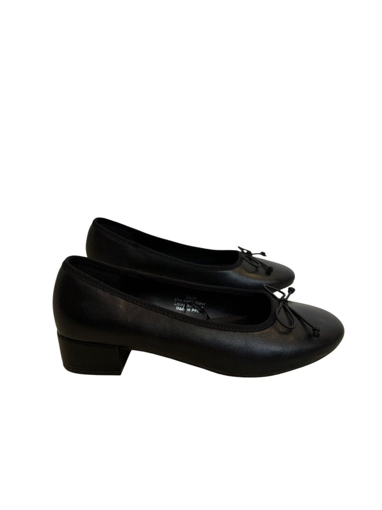 Wildfire "Noble" Shoes (NEW) - Size 7