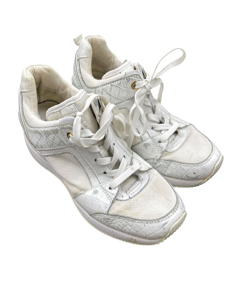 Michael Kors Sneakers (flaws) - Size 7