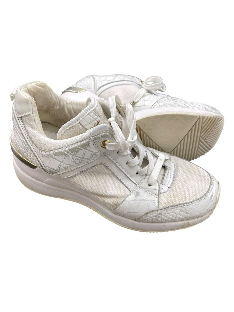 Michael Kors Sneakers (flaws) - Size 7